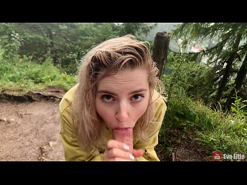 ❤️ Mädchen schluckt Sperma nach einem öffentlichen Blowjob - Eva Elfi ❌ Porno bei uns ️❤