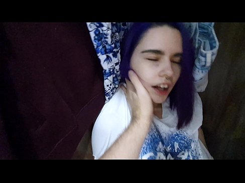 ❤️ Habe meine Schwester im Schrank gefunden und ihr beim Abspritzen geholfen ❌ Porno bei uns ️❤